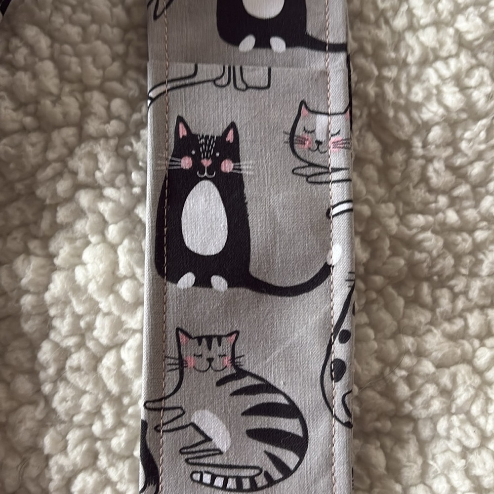 Great Teacher gifts ! Cat Print Gray Lanyard/pen Holder, Purfect for a teacher 😊 - Picture 2 of 4